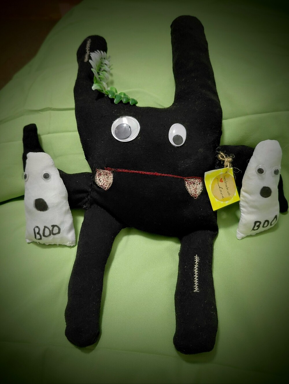Crazy Old Bat 13" Tall And His Two Best Friends Boo & Spook - Picture 2 of 3